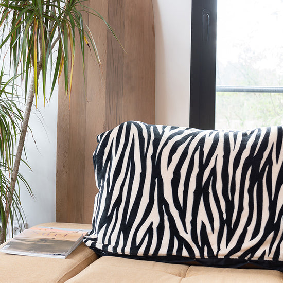 Plaid Deken - Jacquard Donker Roze Zebra / Zwart Wafel Eén Maat