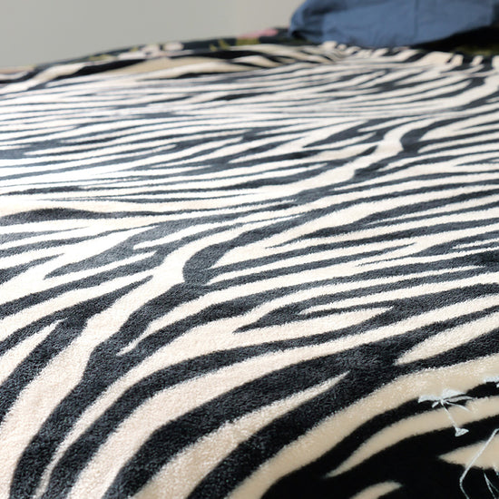 Plaid Deken - Jacquard Donker Roze Zebra / Zwart Wafel Eén Maat