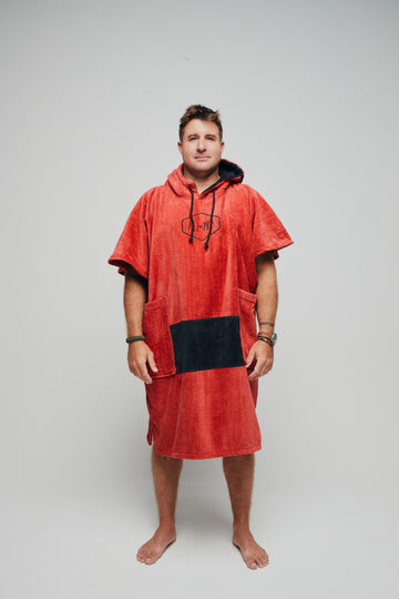Poncho adulte coupe V - RED IS DEAD