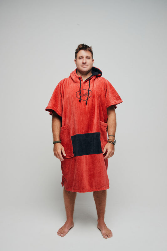 Poncho adulte coupe V - RED IS DEAD