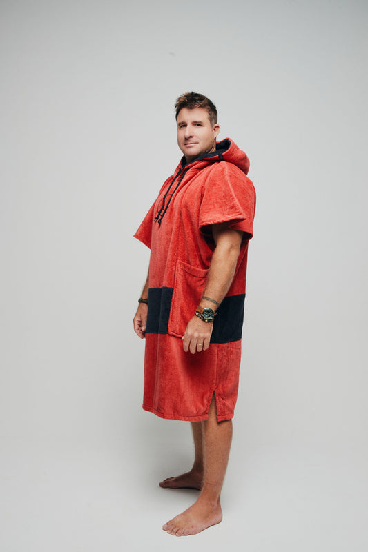 Poncho adulte coupe V - RED IS DEAD