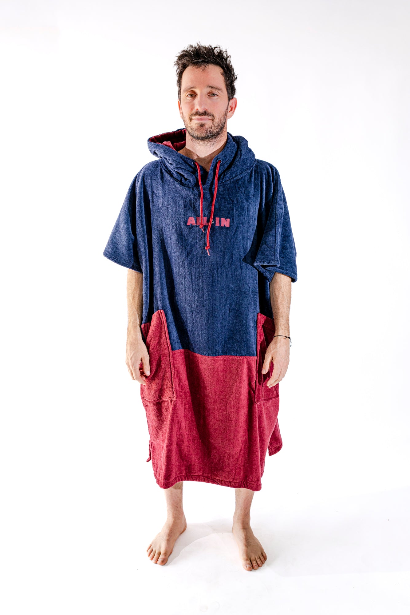 Poncho de surf ALL-IN Hossegor navy et rouge – vue de face – collection SS26