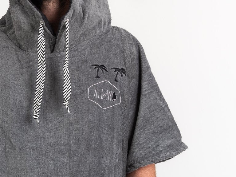 V Poncho Beach Crew - Charcoal / Black Waffle One Size