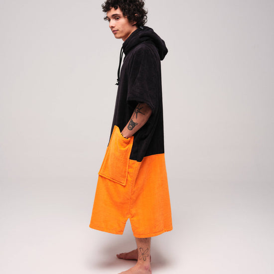 V Poncho Flash Line - Black Apricot One Size
