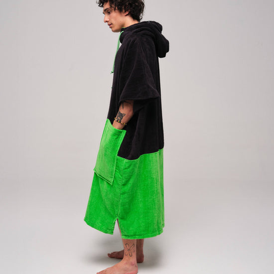 V Poncho Flash Line - Black Spring One Size