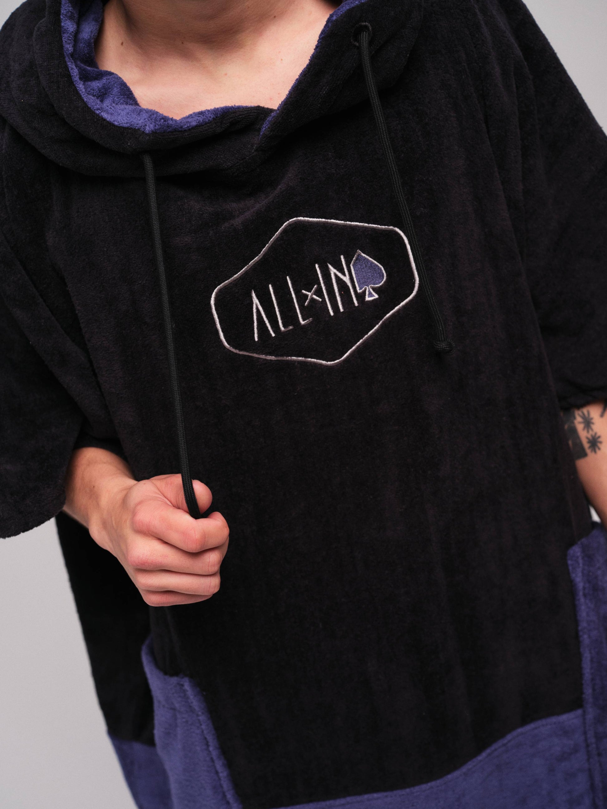 V Poncho Flash Line - Black Navy One Size