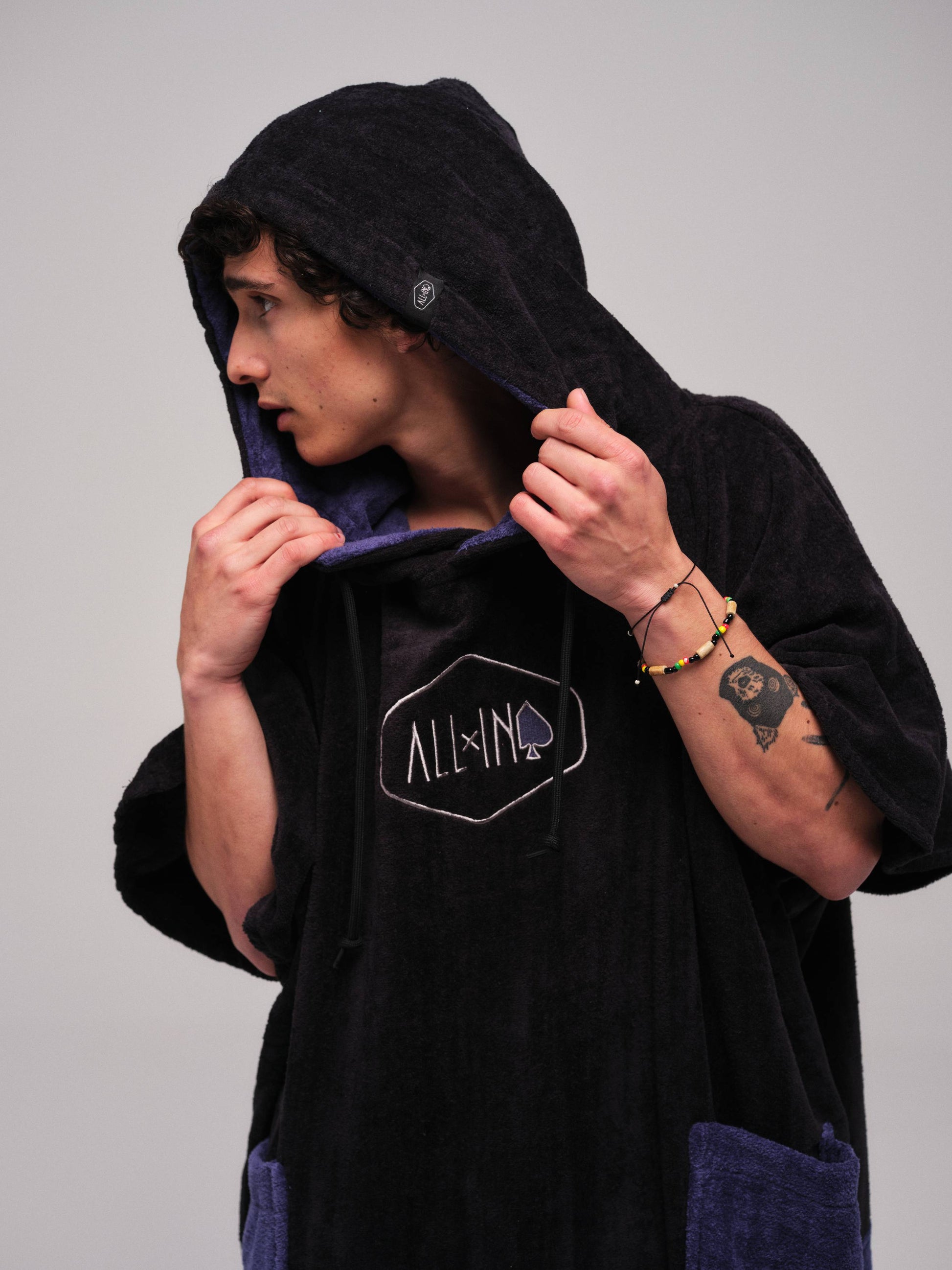 V Poncho Flash Line - Black Navy One Size