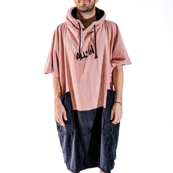 Poncho de surf ALL-IN collection Kaï, bicolore rose et anthracite, logo brodé sur le devant