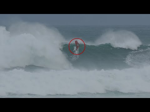 Approuvée par les pros dans les conditions les plus extrêmes." > Découvrez Thomas Traversa en pleine session à Fontarrabie, équipé de sa Storm Vest pour affronter les éléments entre deux vagues